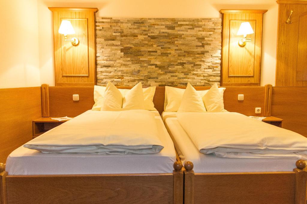 Gasthaus-Hotel Faltermaier Eicherloh Room photo